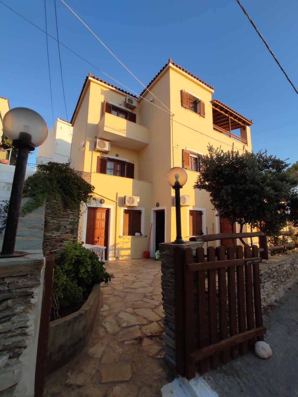 Politis Sudios Apartamento Batsi  Exterior foto