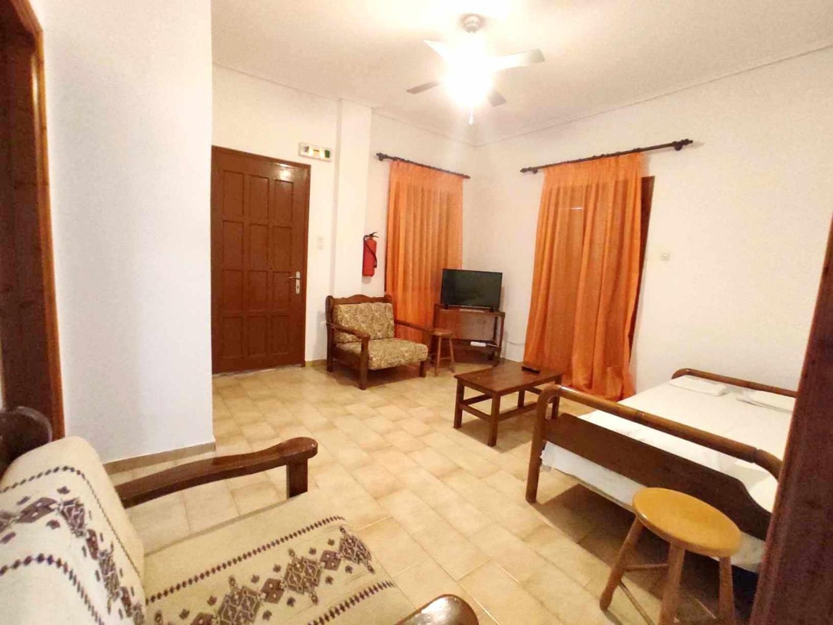 Politis Sudios Apartamento Batsi  Exterior foto
