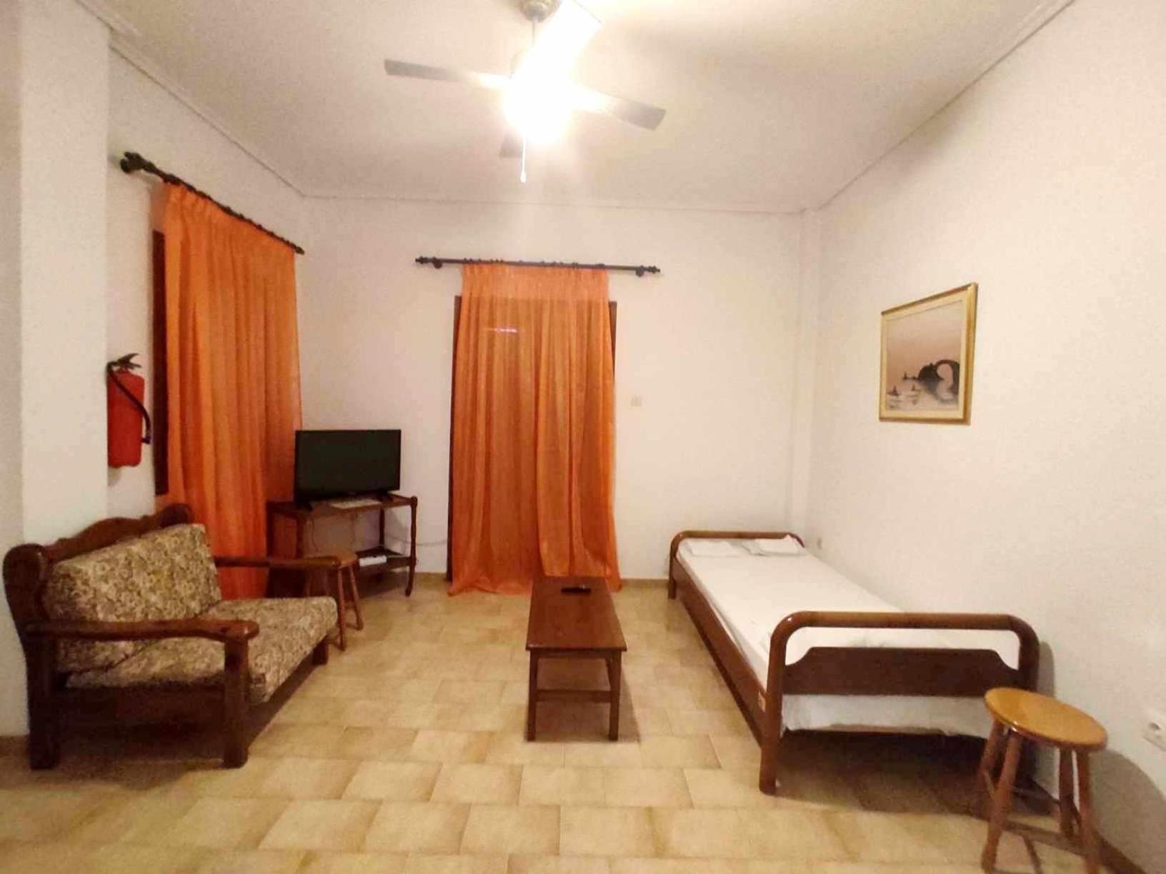 Politis Sudios Apartamento Batsi  Exterior foto