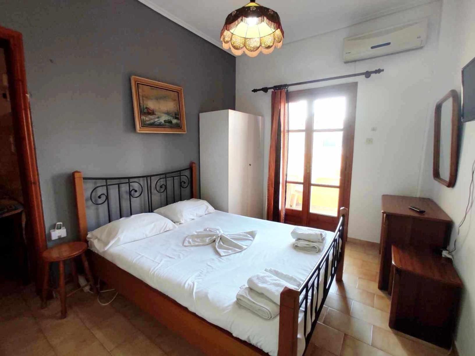 Politis Sudios Apartamento Batsi  Exterior foto